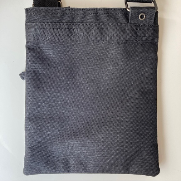 Dakine Jive Crossbody Shoulder Bag, Black, Like New - Picture 3 of 6
